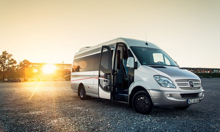 Dlaczego warto podróżować autobusami